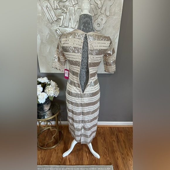 Vince Camuto Sequin Striped Dress - Gold and Cream Size 0 - Picture 6 of 17